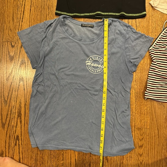 Brandy Melville bundle of 5 tops variety of colors one size - Picture 9 of 12